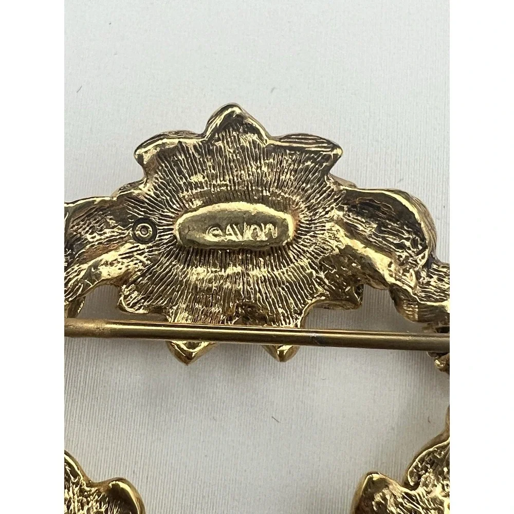 Vintage GAVIN Gold Wreath Brooch Faux Pearl Ruby Rhinestone Bow Size 1.75